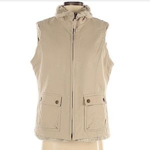 Tan reversible 2 pocket faux fur vest